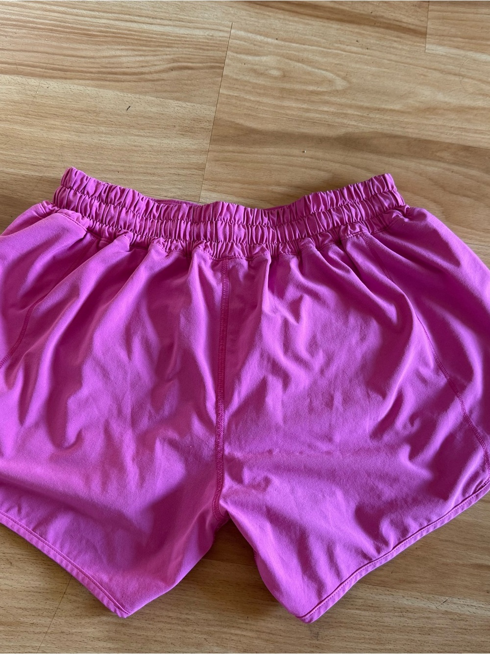 Ladies Lululemon Hotty Hot Low Rise Shorts - 4” Inseam - Sonic Pink - Sz 6 - Picture 7 of 14